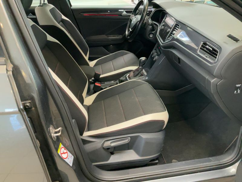 Volkswagen T-Roc 2.0 TSI Sport 4Motion — zdjęcie 11