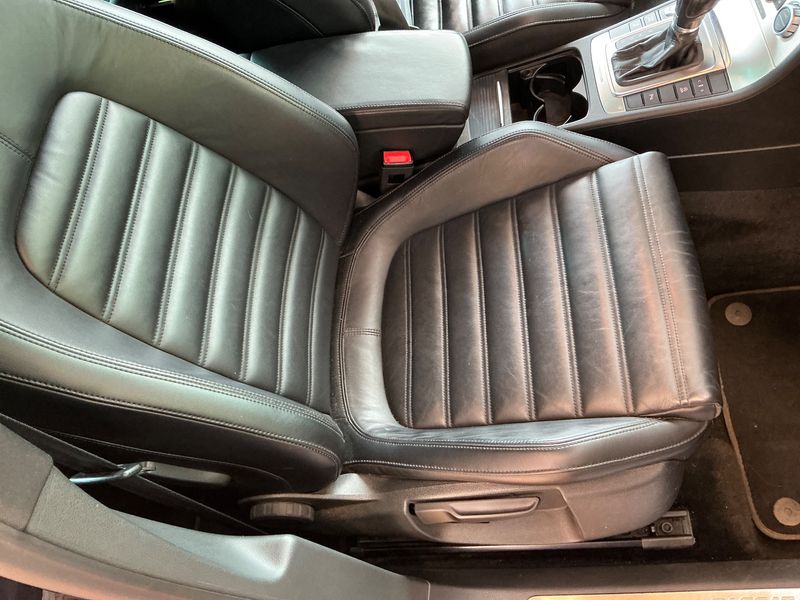 Volkswagen Passat 2.0 TDI Highline 4Motion BlueMotion Tech 2012 – снимка 36
