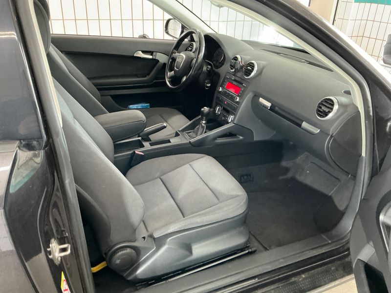 Audi A3 1.6 Attraction — zdjęcie 3