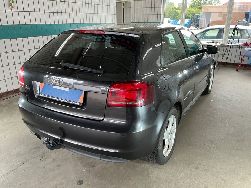 Audi A3 1.6 Attraction — zdjęcie 2
