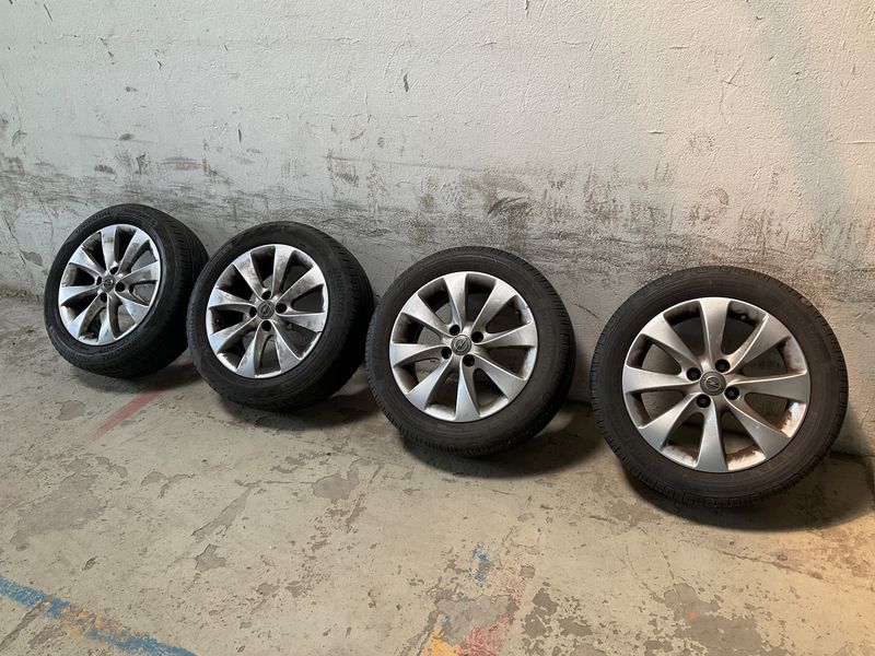 Opel Corsa 1.4 Turbo Black Edition ecoFlex 2017 – снимка 15