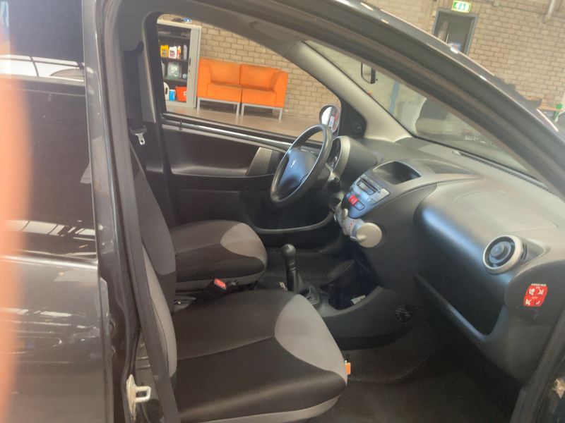 Peugeot 107 1.0 Access — zdjęcie 11
