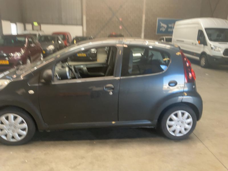 Peugeot 107 1.0 Access — zdjęcie 4