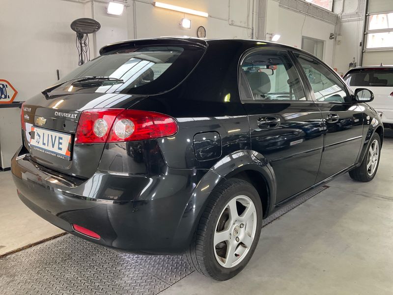 Chevrolet Lacetti 1.6 SX photo Chevrolet Lacetti 1.6 SX