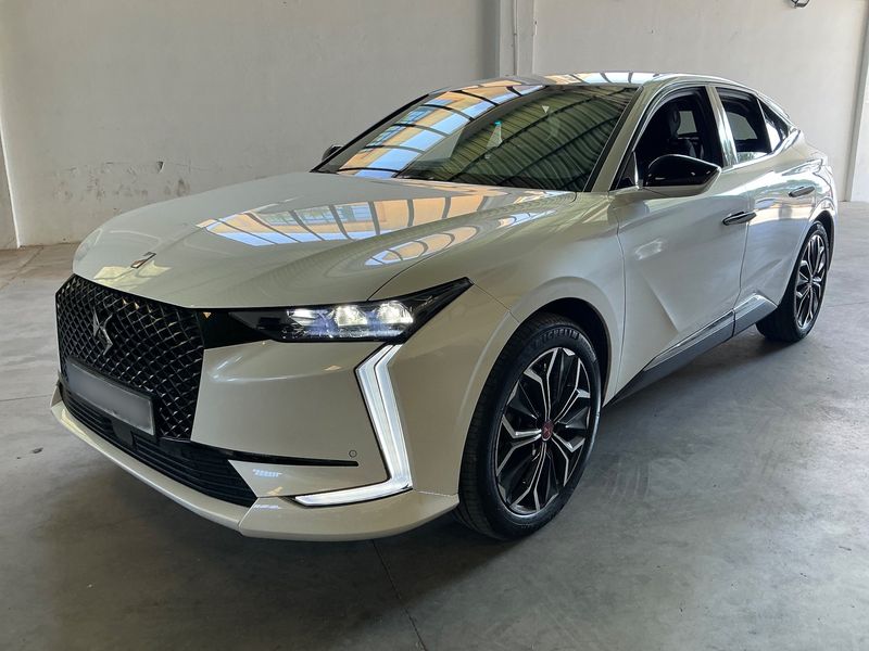 DS Automobiles DS4 1.6 E-Tense Hybrid Performance Line