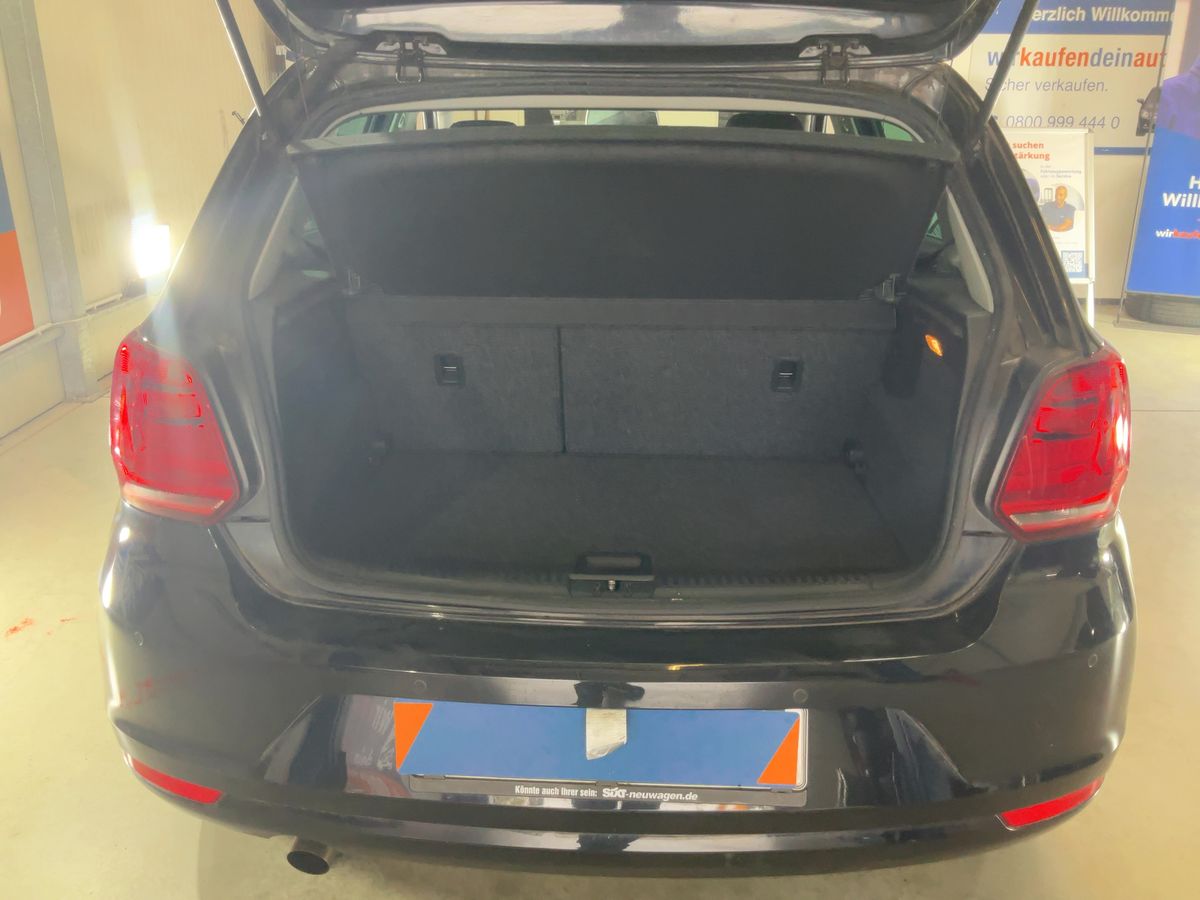 Volkswagen Polo 2016 — photo 16