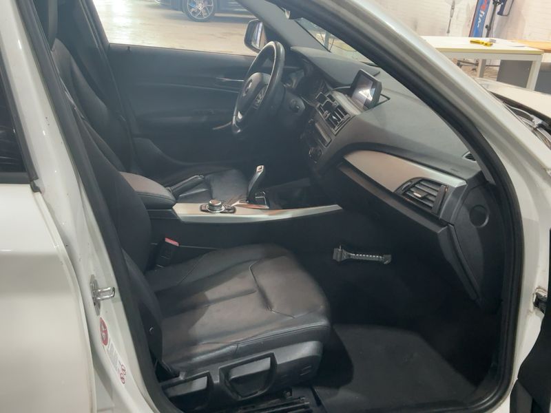 BMW 1er 118i 2012 – снимка 16