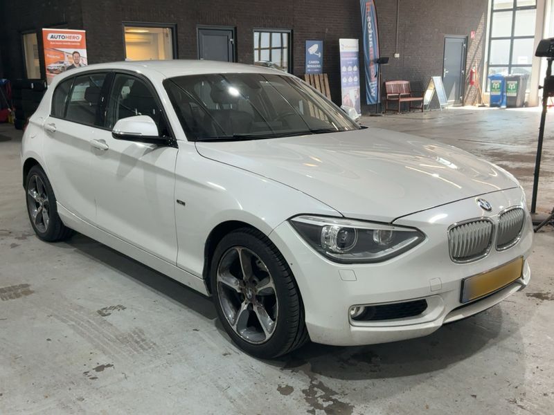 BMW 1er 118i 2012 – снимка 12