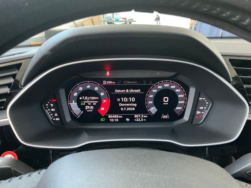 Audi Q3 Sportback 45 TFSI quattro S line — zdjęcie 13