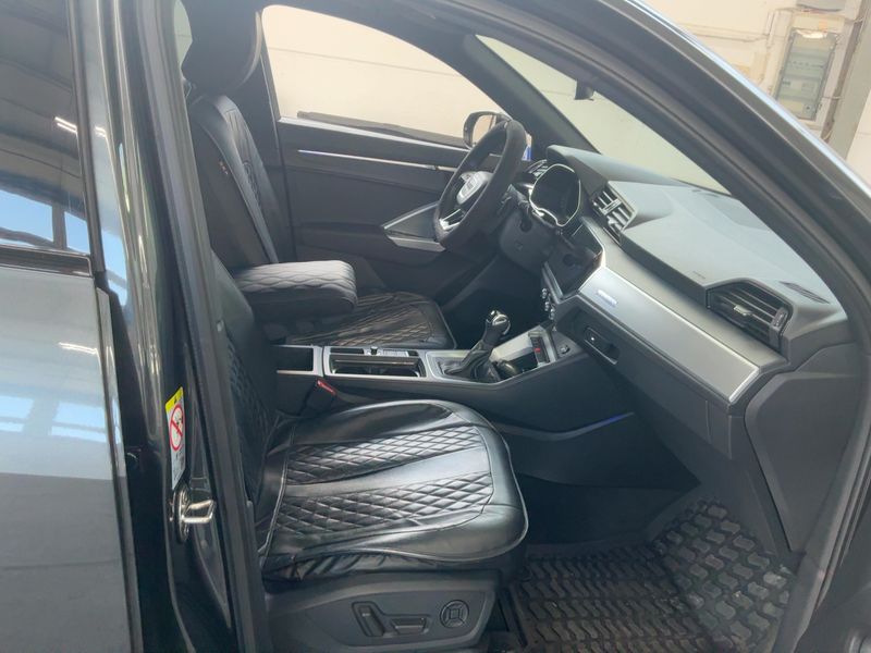 Audi Q3 Sportback 45 TFSI quattro S line — zdjęcie 11