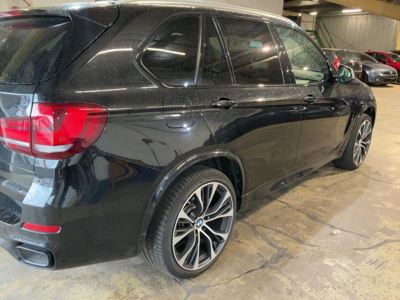 BMW X5 M50d — zdjęcie 6