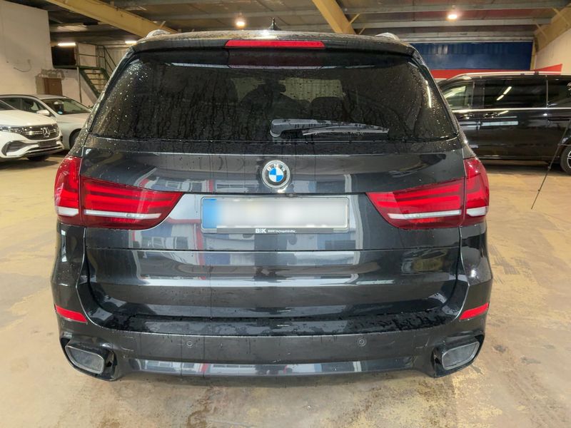 BMW X5 M50d — zdjęcie 5
