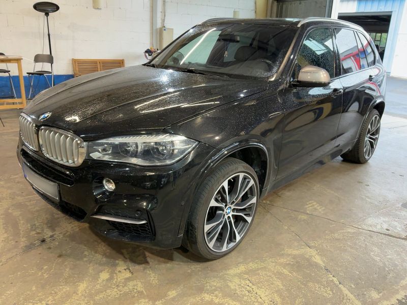 BMW X5 M50d — zdjęcie 1