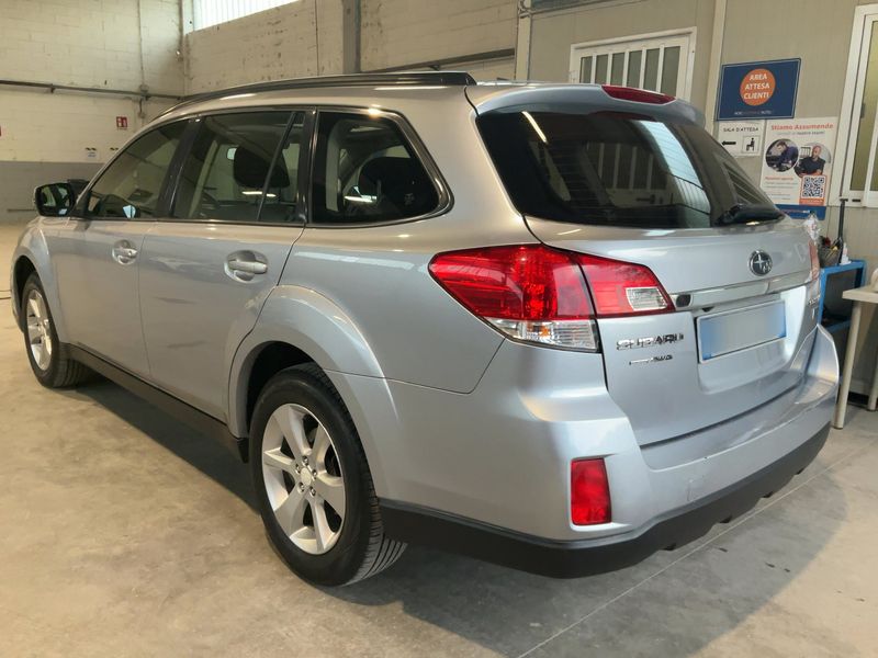 Subaru Legacy 2.0 Diesel Outback Comfort — zdjęcie 3