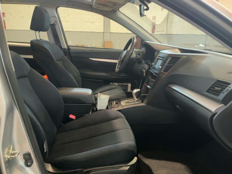 Subaru Legacy 2.0 Diesel Outback Comfort — zdjęcie 11