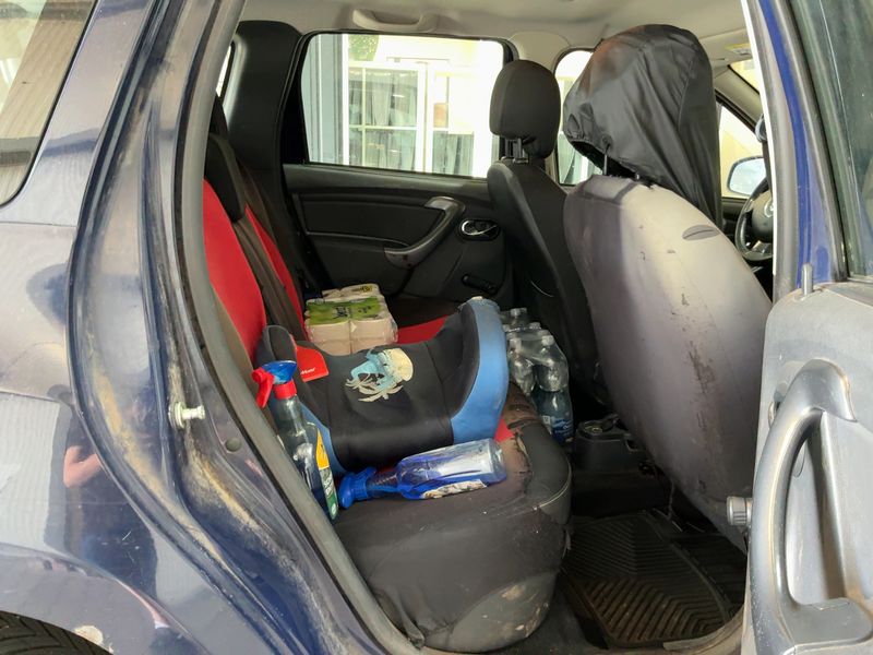Dacia Duster 1.6 SCe Laureate 4x4 — zdjęcie 14