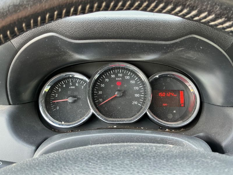 Dacia Duster 1.6 SCe Laureate 4x4 — zdjęcie 13