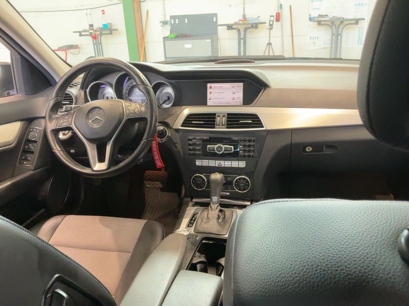 Mercedes-Benz C-Klasse C 220 CDI T BlueEfficiency Avantgarde 2012 – снимка 17