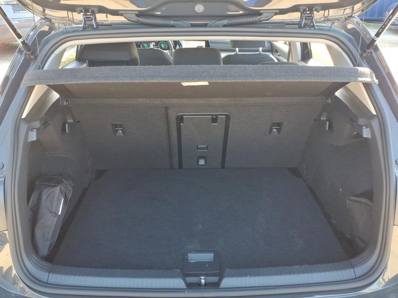 Volkswagen Golf VIII 1.0 TSI Move — zdjęcie 18