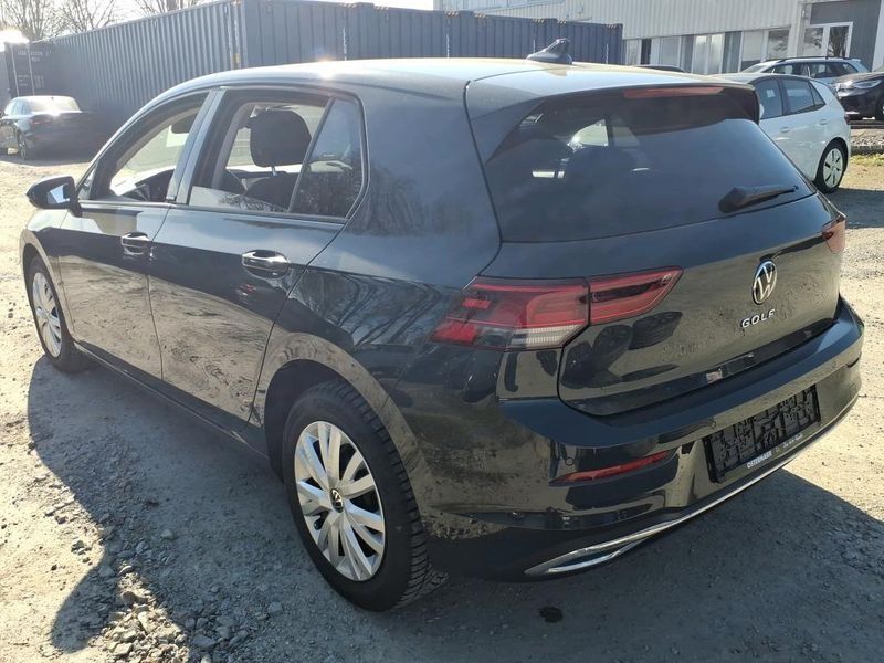 Volkswagen Golf VIII 1.0 TSI Move — zdjęcie 3
