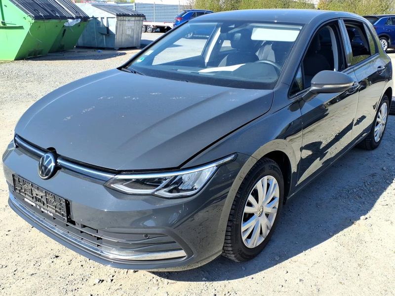 Volkswagen Golf VIII 1.0 TSI Move — zdjęcie 1