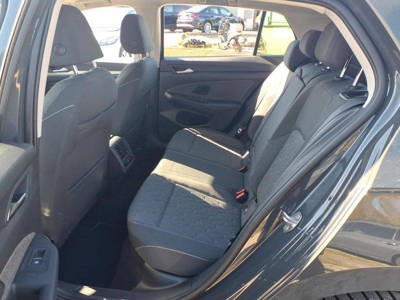 Volkswagen Golf VIII 1.0 TSI Move — zdjęcie 12