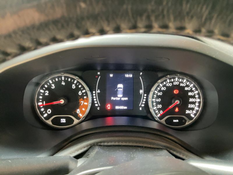Jeep Renegade 1.4 M-Air Longitude FWD — zdjęcie 13
