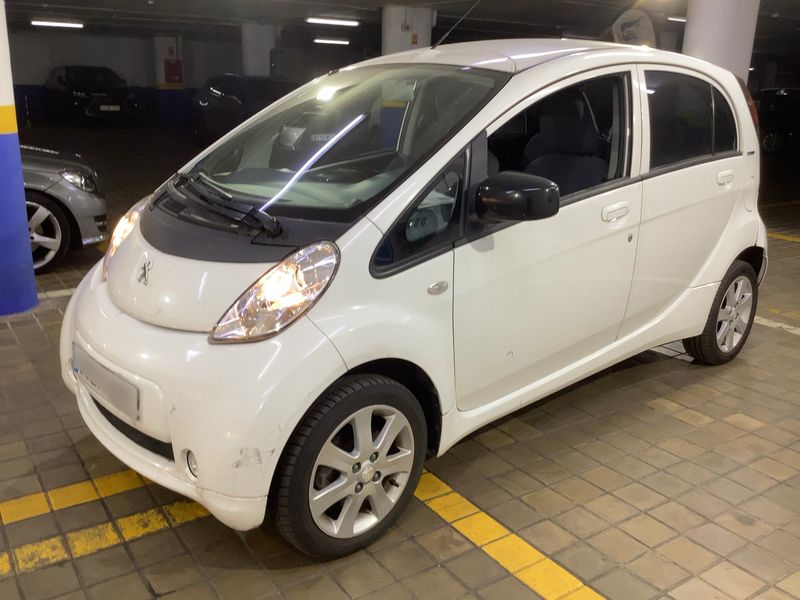 2011 Peugeot iOn