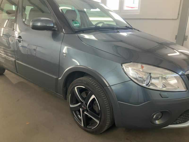 Skoda Roomster 1.2 TSI Scout Plus Edition — zdjęcie 8