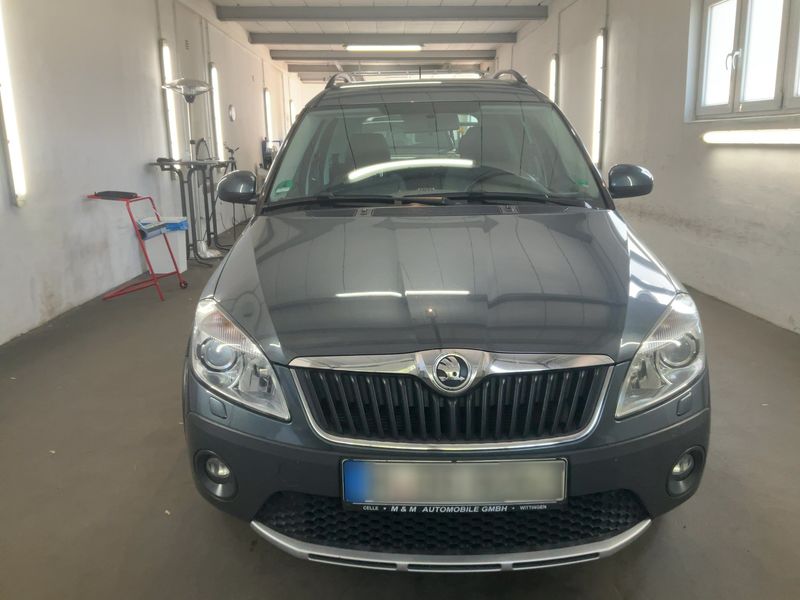 Skoda Roomster 1.2 TSI Scout Plus Edition — zdjęcie 9