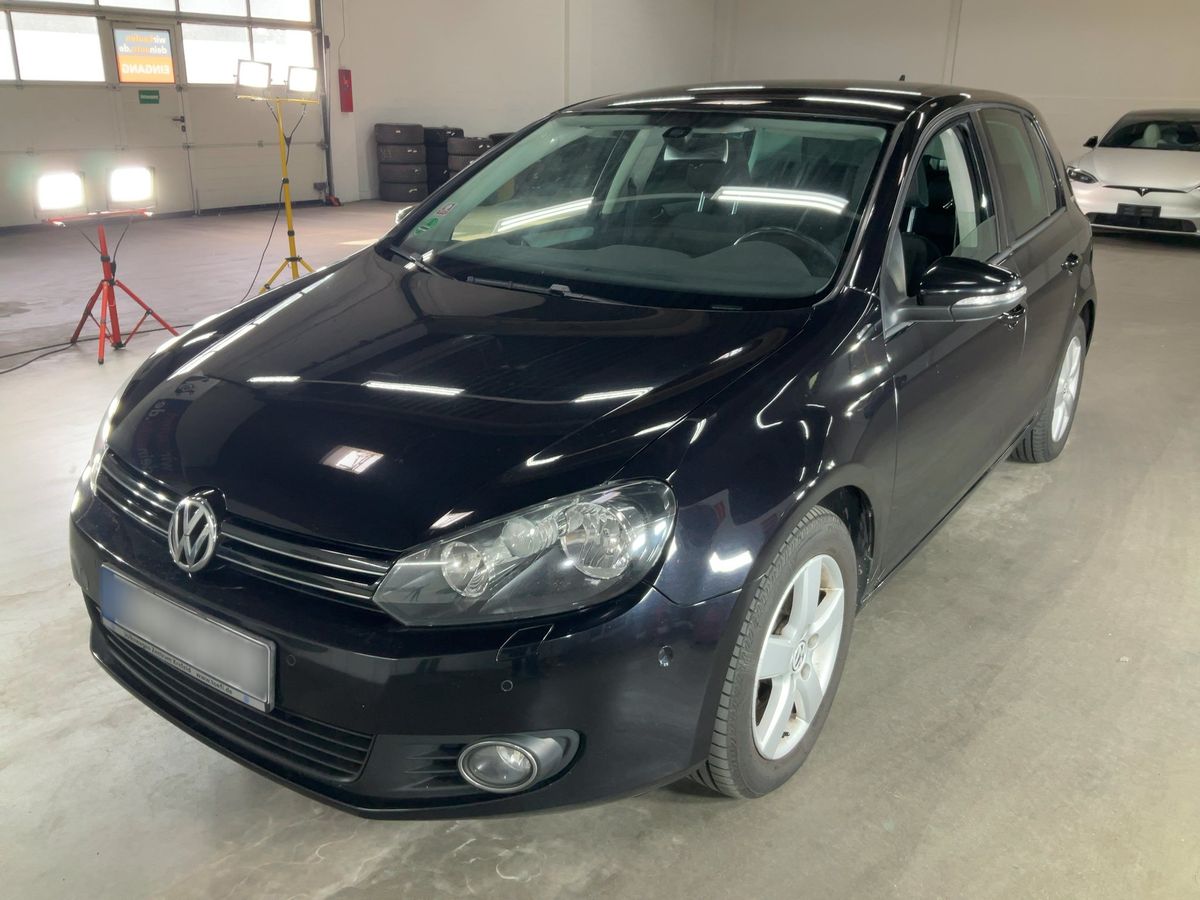 Volkswagen Golf 2010 — photo 1