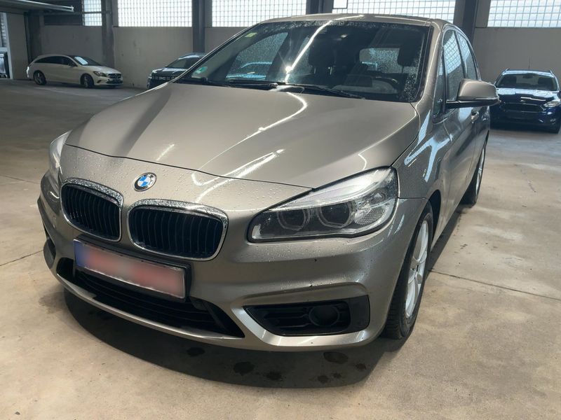 BMW 2er 218d Active Tourer Basis