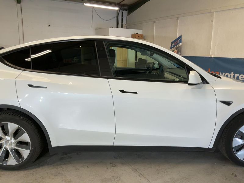 Tesla Model Y Standard Range — zdjęcie 7