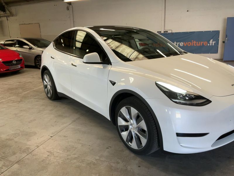 Tesla Model Y Standard Range — zdjęcie 8