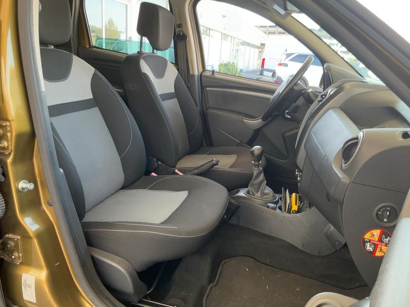 Dacia Duster 1.5 dCi Prestige 4x2 — zdjęcie 11