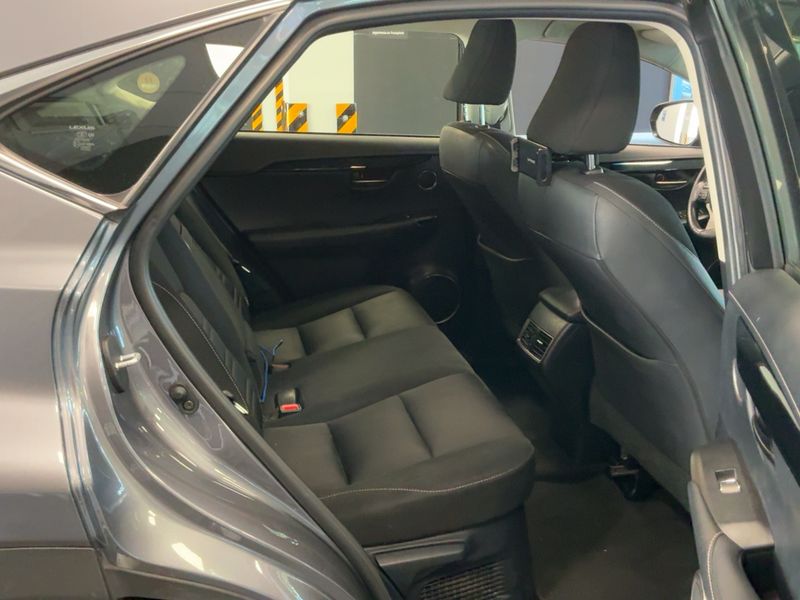 Lexus NX-Serie NX 300h E-Four Business Line — zdjęcie 14