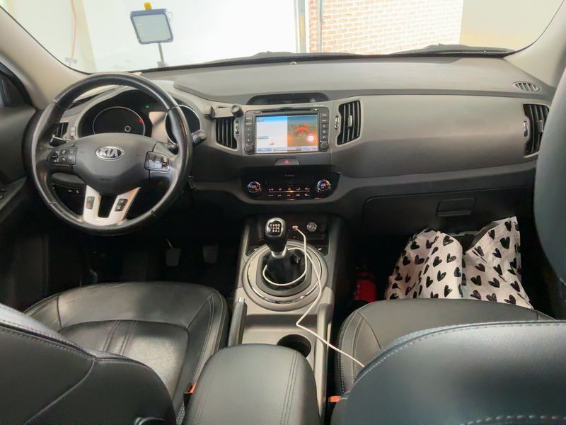 Kia Sportage 1.7 CRDi Spirit 2WD — zdjęcie 12