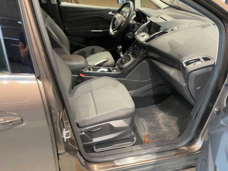 Ford Grand C-Max 1.5 EcoBoost Titanium — zdjęcie 11