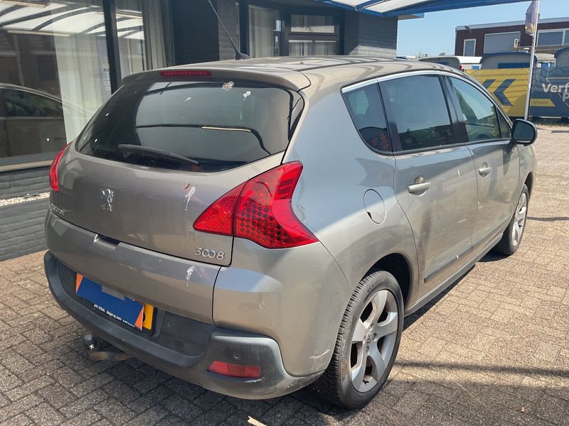 Peugeot 3008 1.6 Active — zdjęcie 2