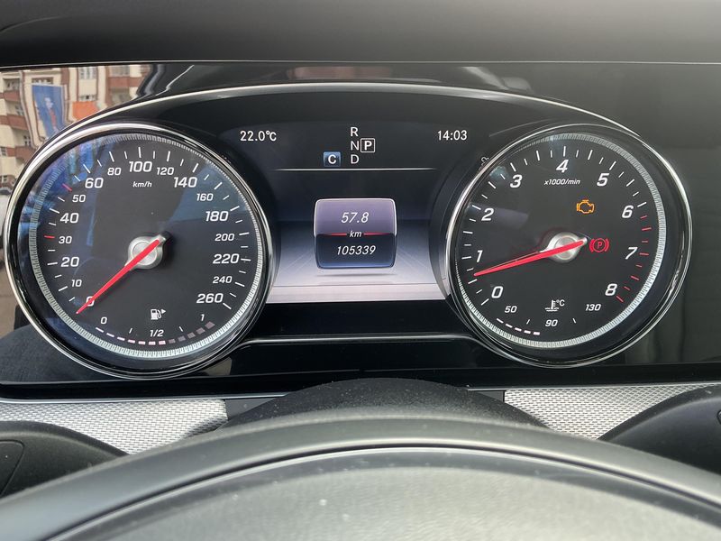 Mercedes-Benz E-Klasse E 250 Avantgarde — zdjęcie 13