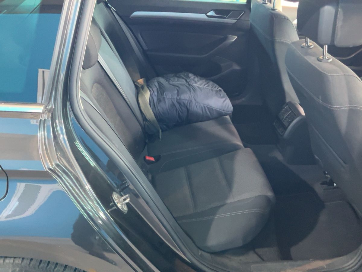 Volkswagen Passat 2019 — photo 20