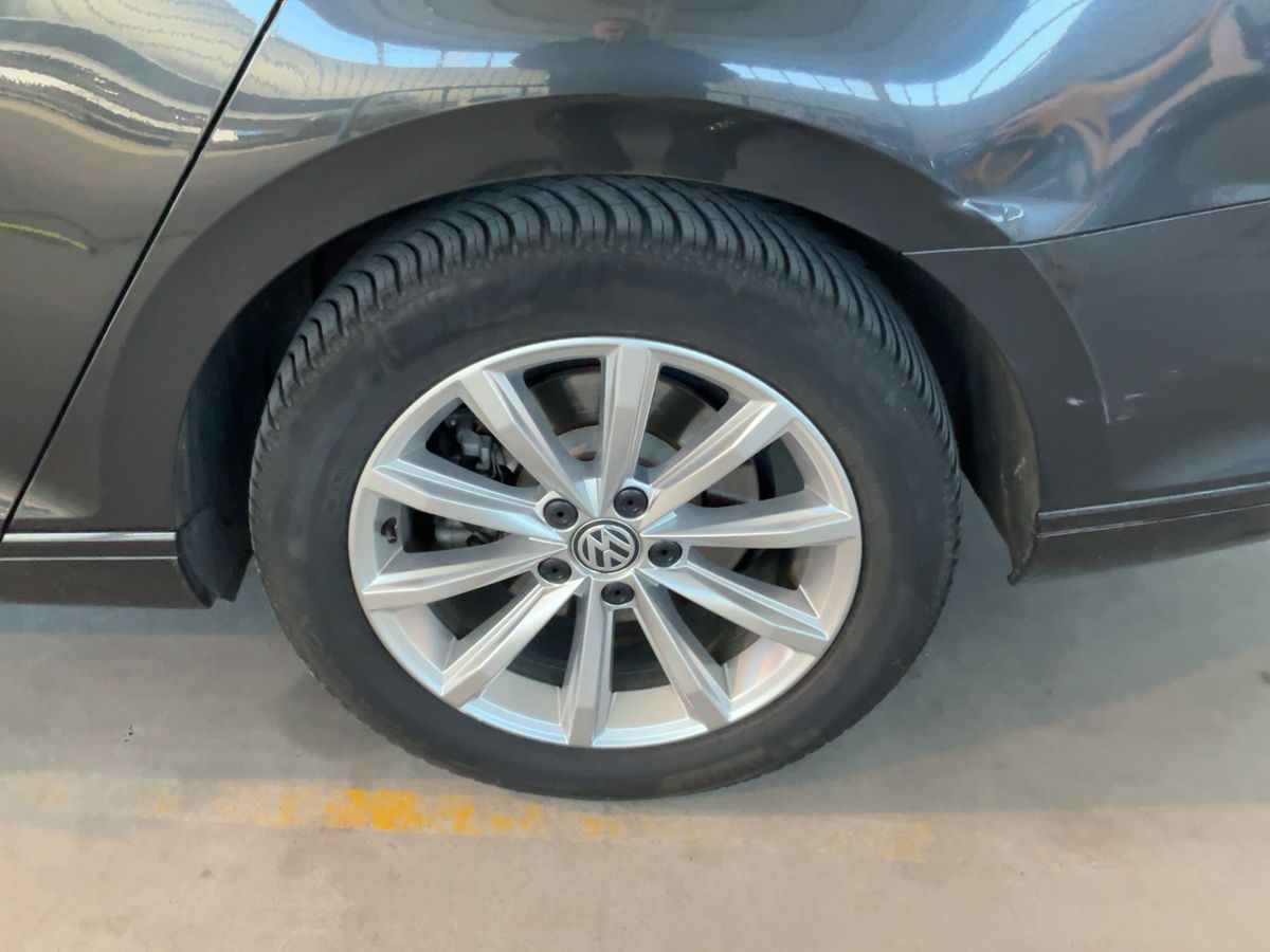 Volkswagen Passat 2019 — photo 6