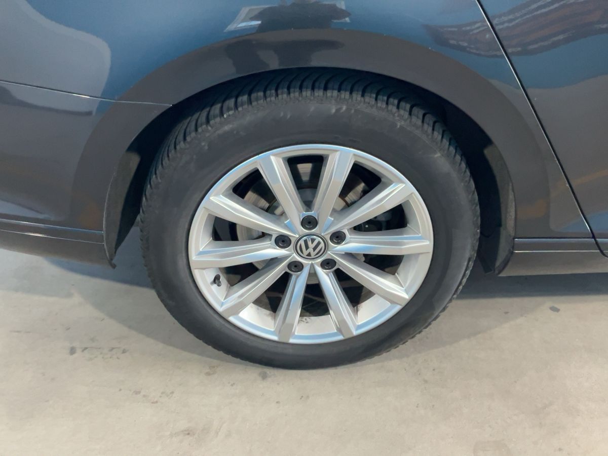 Volkswagen Passat 2019 — photo 10