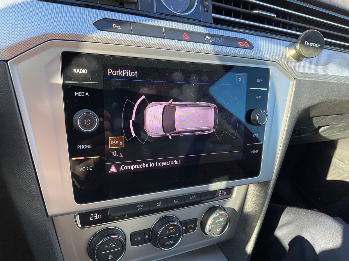 Volkswagen Passat 2019 — photo 47