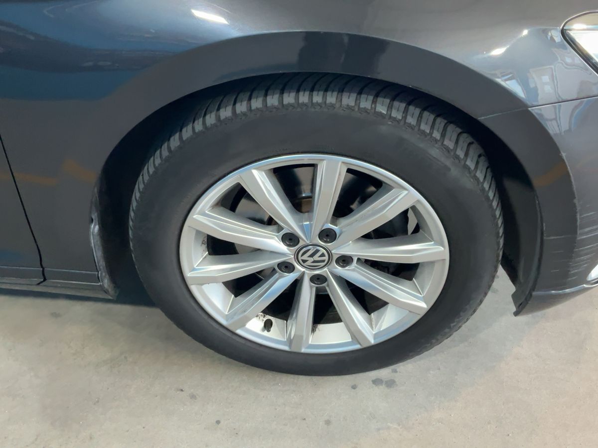 Volkswagen Passat 2019 — photo 12