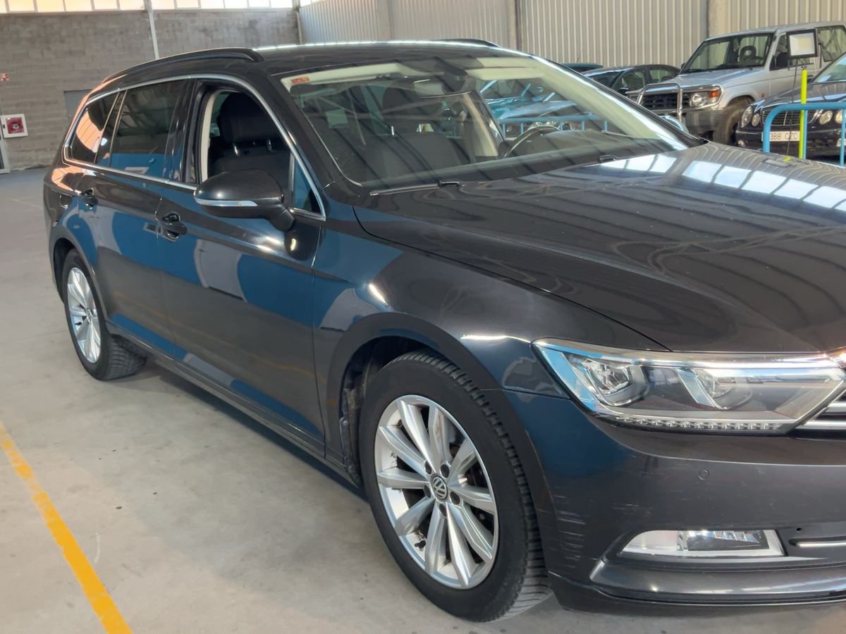 Volkswagen Passat 2019 — photo 13