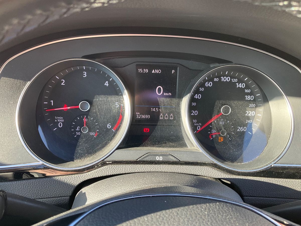 Volkswagen Passat 2019 — photo 38