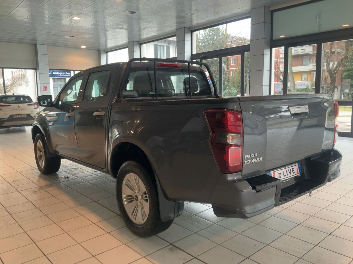 Isuzu D-MAX 2023 — photo 7