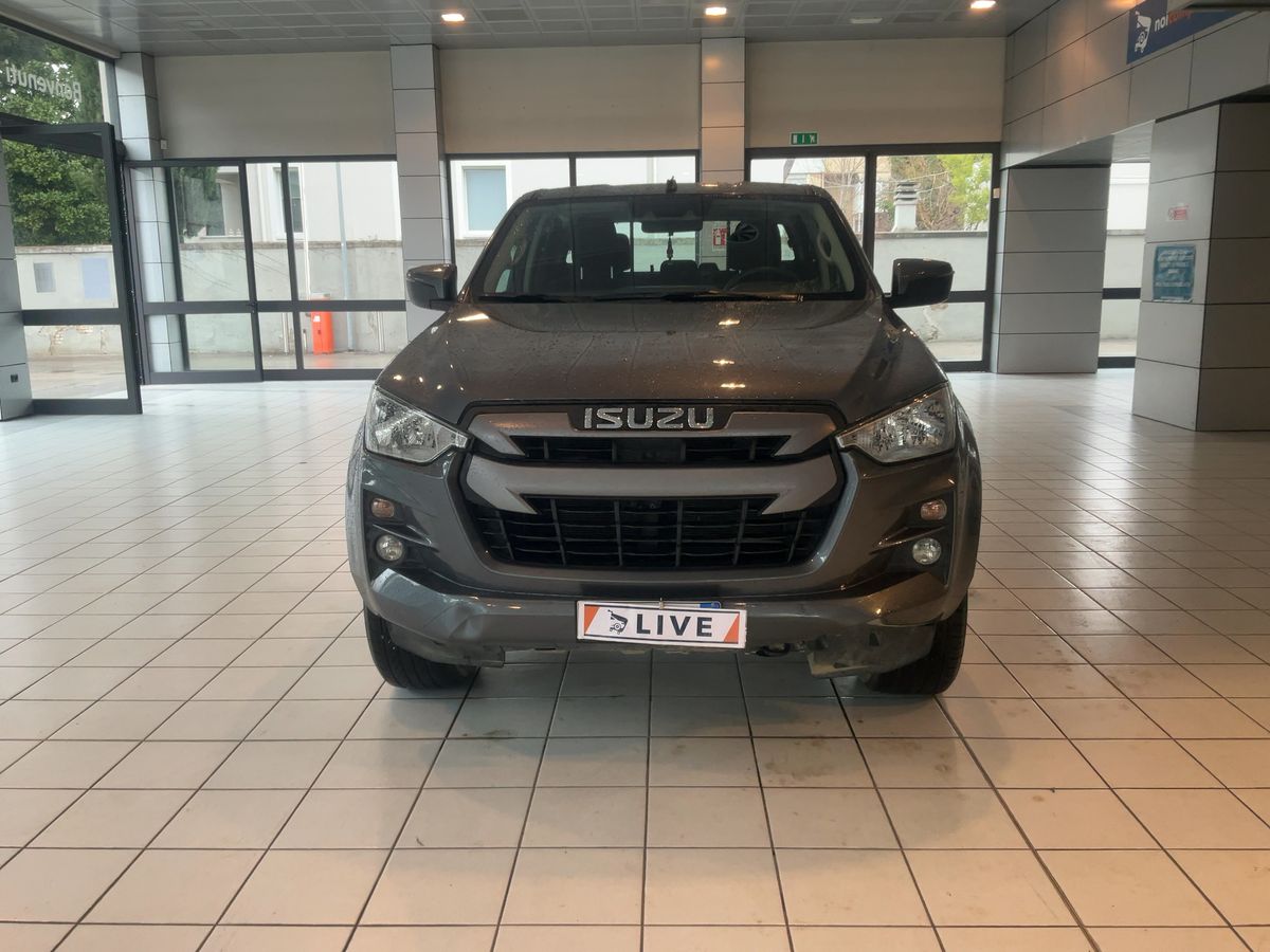 Isuzu D-MAX 2023 — photo 15