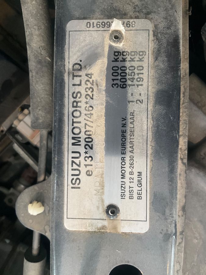 Isuzu D-MAX 2023 — photo 30